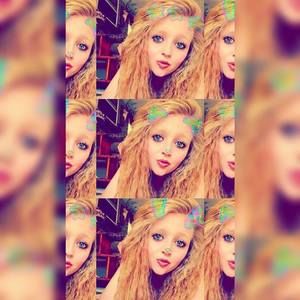 Meet your Posher, Kaitlynn